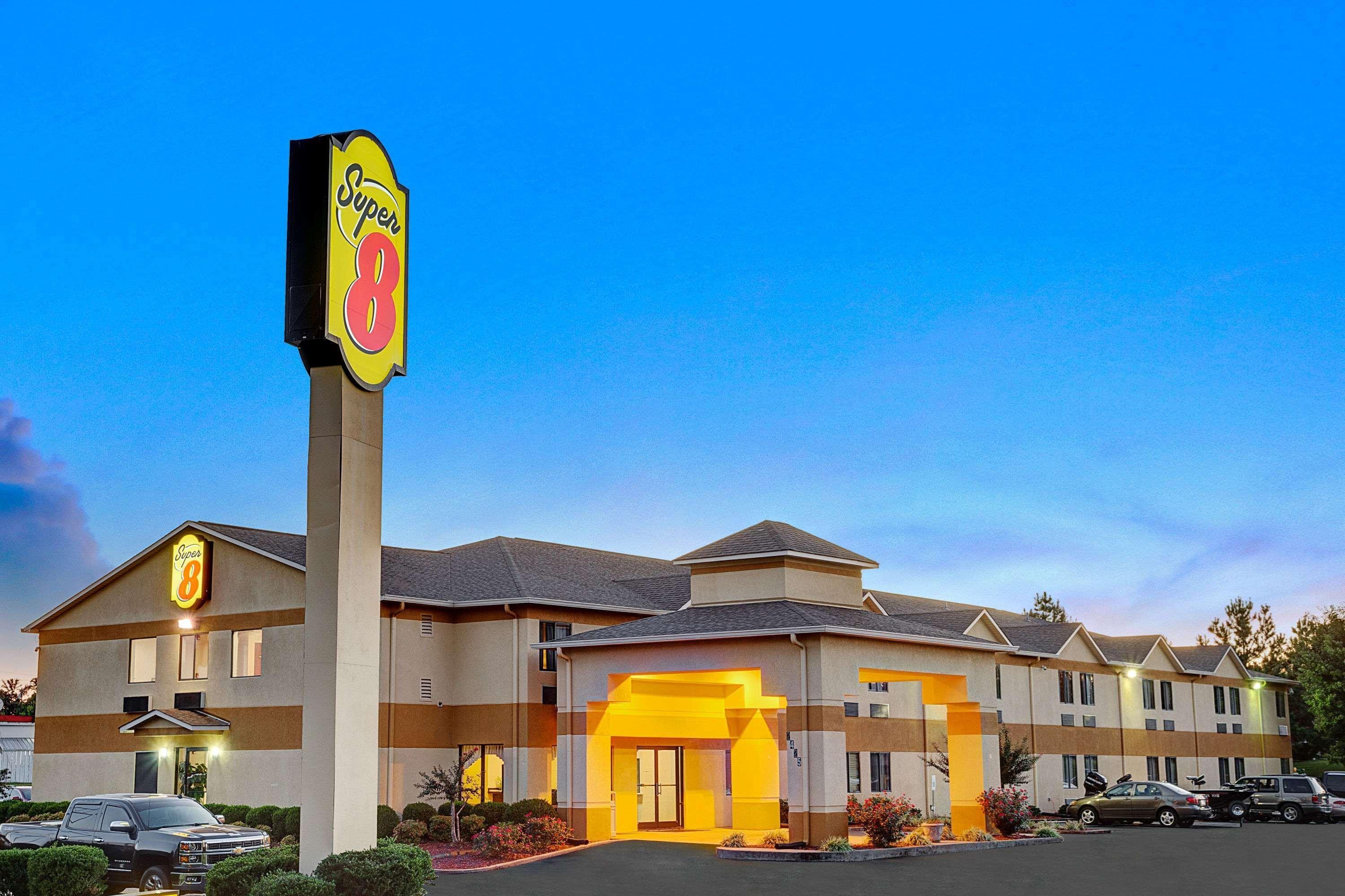 Super 8 By Wyndham Hernando Exterior foto
